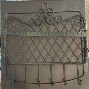 Black jewelry hanger good side can fit a good amount of things